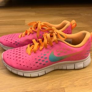 Nike Hot Pink Running Shoe, Youth 7 (fits like W8)